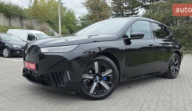 Черный БМВ iX, объемом двигателя 0 л и пробегом 98 тыс. км за 58800 $, фото 58 на Automoto.ua