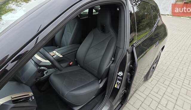 Черный БМВ iX, объемом двигателя 0 л и пробегом 98 тыс. км за 58800 $, фото 80 на Automoto.ua