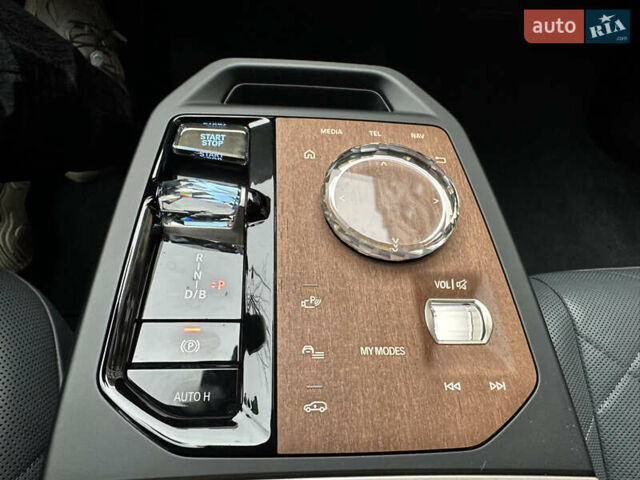 Чорний БМВ iX, об'ємом двигуна 0 л та пробігом 77 тис. км за 75900 $, фото 43 на Automoto.ua