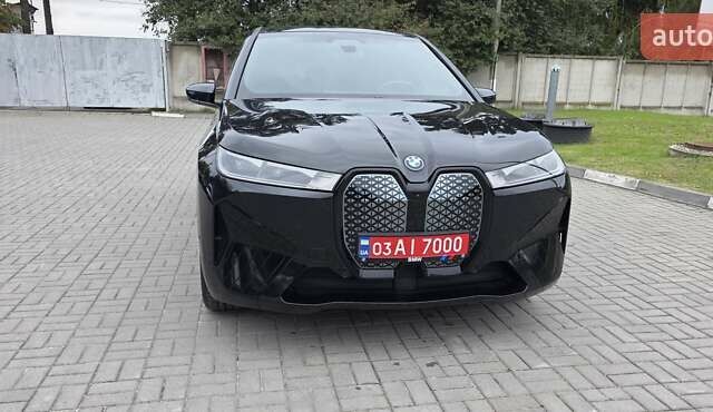 Черный БМВ iX, объемом двигателя 0 л и пробегом 98 тыс. км за 58800 $, фото 8 на Automoto.ua