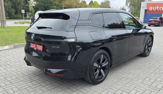Черный БМВ iX, объемом двигателя 0 л и пробегом 98 тыс. км за 58800 $, фото 25 на Automoto.ua
