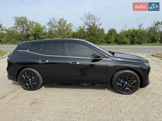 Черный БМВ iX, объемом двигателя 0 л и пробегом 6 тыс. км за 92000 $, фото 13 на Automoto.ua