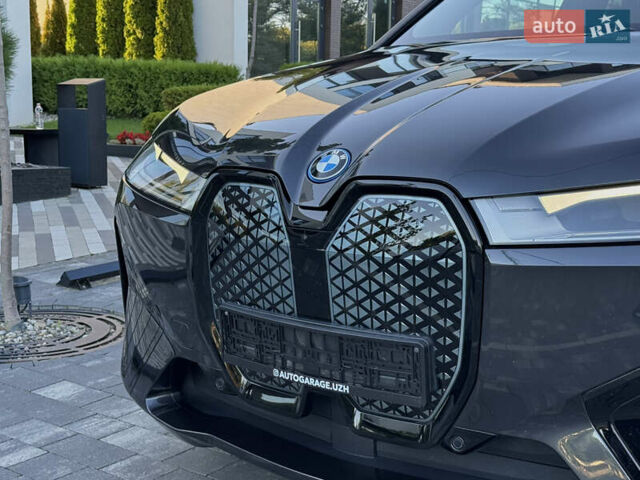 Черный БМВ iX, объемом двигателя 0 л и пробегом 72 тыс. км за 48500 $, фото 15 на Automoto.ua
