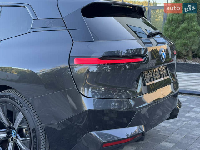 Черный БМВ iX, объемом двигателя 0 л и пробегом 72 тыс. км за 48500 $, фото 24 на Automoto.ua