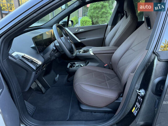 Черный БМВ iX, объемом двигателя 0 л и пробегом 72 тыс. км за 48500 $, фото 29 на Automoto.ua