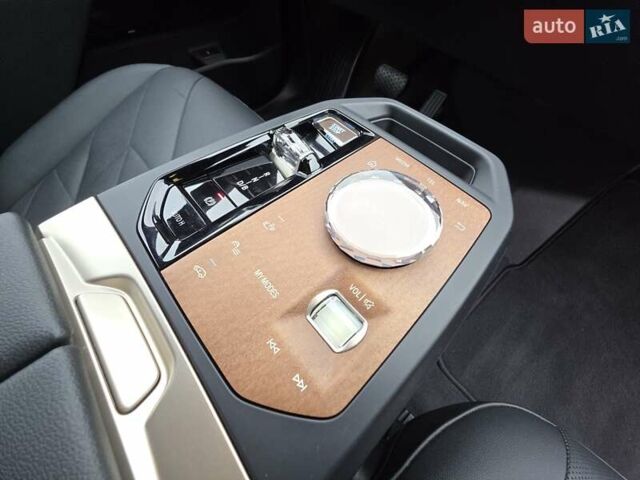 Черный БМВ iX, объемом двигателя 0 л и пробегом 98 тыс. км за 58800 $, фото 114 на Automoto.ua