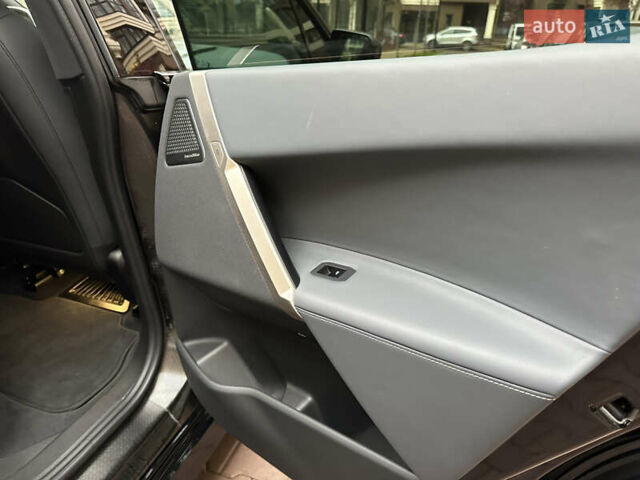 Чорний БМВ iX, об'ємом двигуна 0 л та пробігом 77 тис. км за 75900 $, фото 27 на Automoto.ua