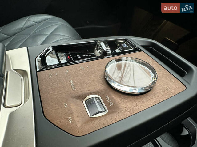 Чорний БМВ iX, об'ємом двигуна 0 л та пробігом 77 тис. км за 75900 $, фото 25 на Automoto.ua