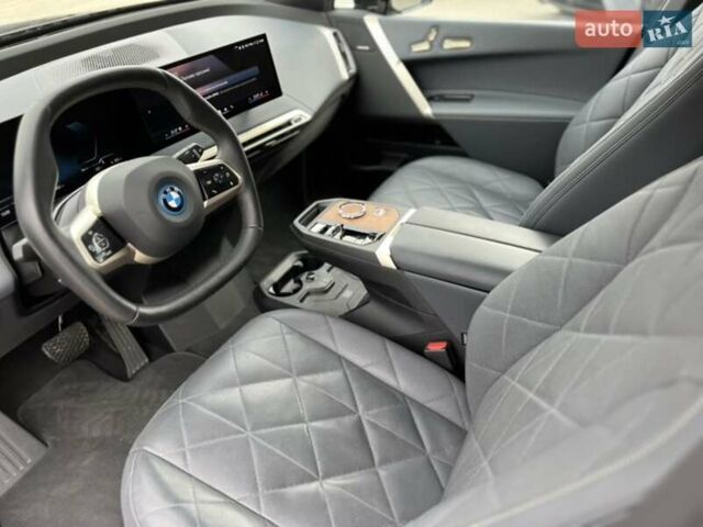 Черный БМВ iX, объемом двигателя 0 л и пробегом 22 тыс. км за 68000 $, фото 31 на Automoto.ua