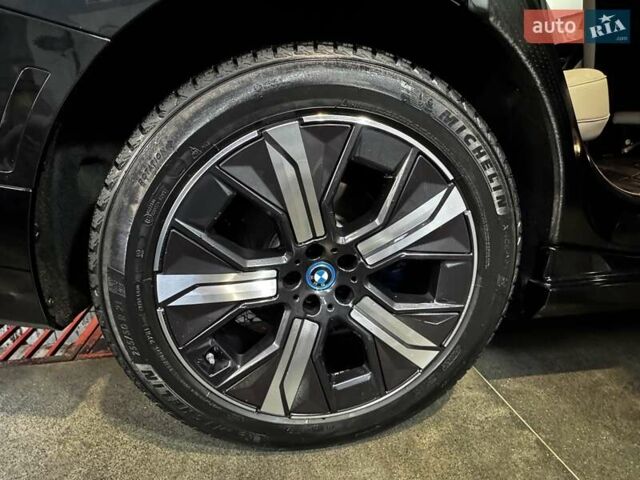 Черный БМВ iX, объемом двигателя 0 л и пробегом 27 тыс. км за 58500 $, фото 48 на Automoto.ua