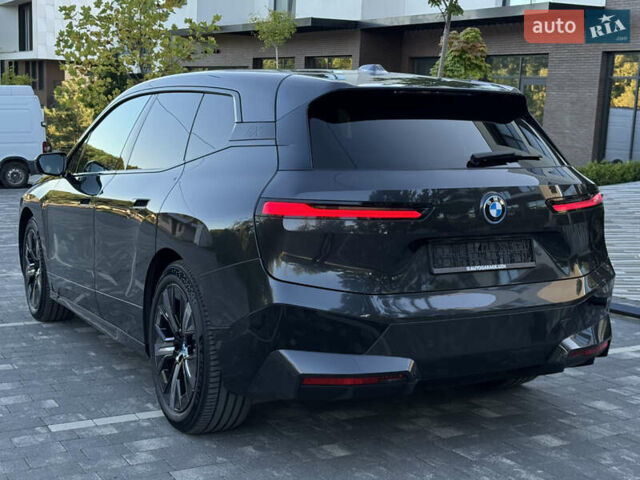 Черный БМВ iX, объемом двигателя 0 л и пробегом 72 тыс. км за 48500 $, фото 6 на Automoto.ua