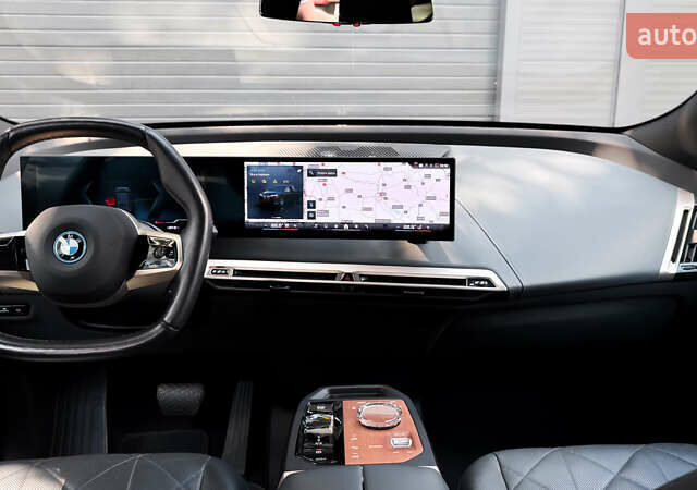 Чорний БМВ iX, об'ємом двигуна 0 л та пробігом 30 тис. км за 99900 $, фото 4 на Automoto.ua
