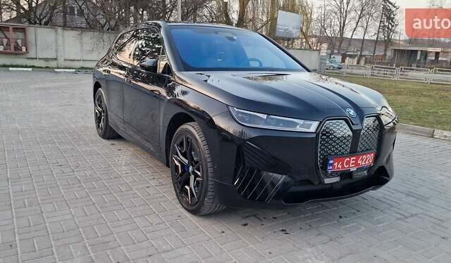 Черный БМВ iX, объемом двигателя 0 л и пробегом 48 тыс. км за 64999 $, фото 11 на Automoto.ua