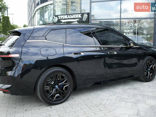 Черный БМВ iX, объемом двигателя 0 л и пробегом 5 тыс. км за 93532 $, фото 5 на Automoto.ua