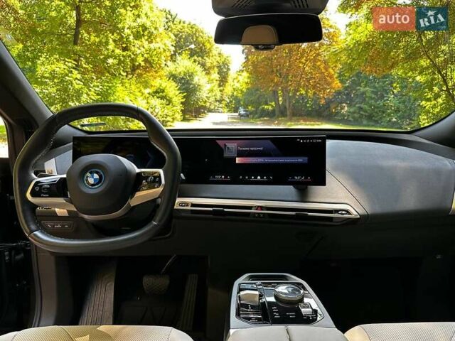 Черный БМВ iX, объемом двигателя 0 л и пробегом 59 тыс. км за 52500 $, фото 9 на Automoto.ua