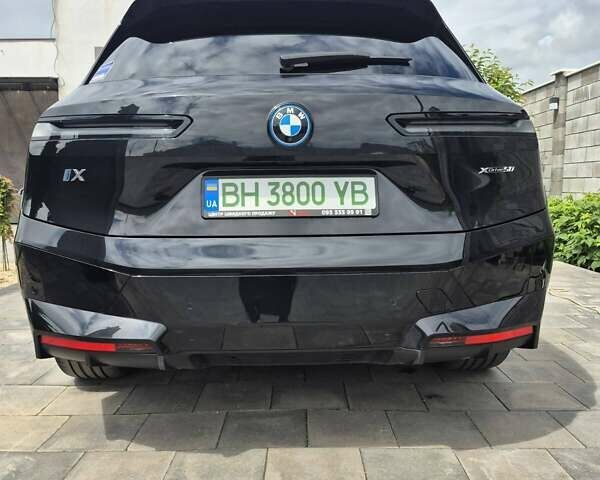 Черный БМВ iX, объемом двигателя 0 л и пробегом 15 тыс. км за 56300 $, фото 1 на Automoto.ua