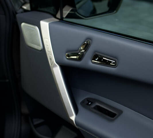 Черный БМВ iX, объемом двигателя 0 л и пробегом 6 тыс. км за 92000 $, фото 29 на Automoto.ua