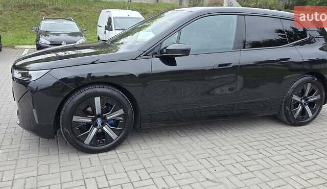 Черный БМВ iX, объемом двигателя 0 л и пробегом 98 тыс. км за 58800 $, фото 42 на Automoto.ua