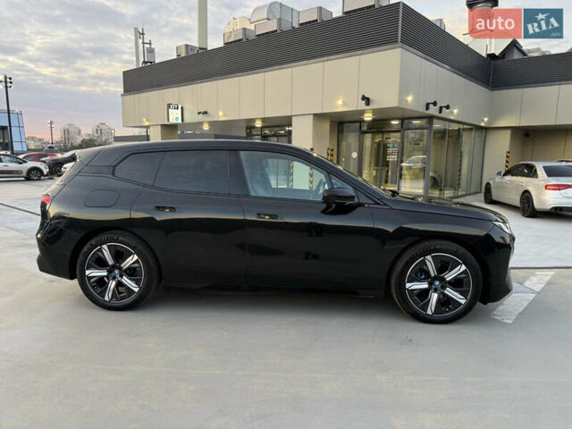 Черный БМВ iX, объемом двигателя 0 л и пробегом 19 тыс. км за 54800 $, фото 3 на Automoto.ua