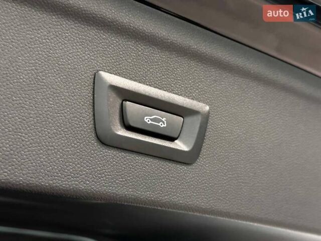 Черный БМВ iX, объемом двигателя 0 л и пробегом 62 тыс. км за 60390 $, фото 50 на Automoto.ua