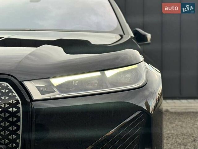 Черный БМВ iX, объемом двигателя 0 л и пробегом 17 тыс. км за 80900 $, фото 8 на Automoto.ua