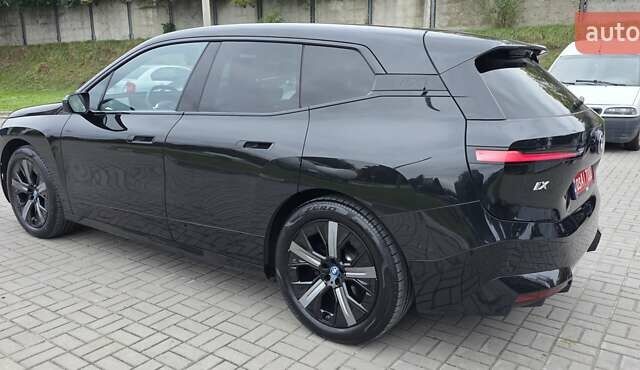 Черный БМВ iX, объемом двигателя 0 л и пробегом 98 тыс. км за 58800 $, фото 35 на Automoto.ua