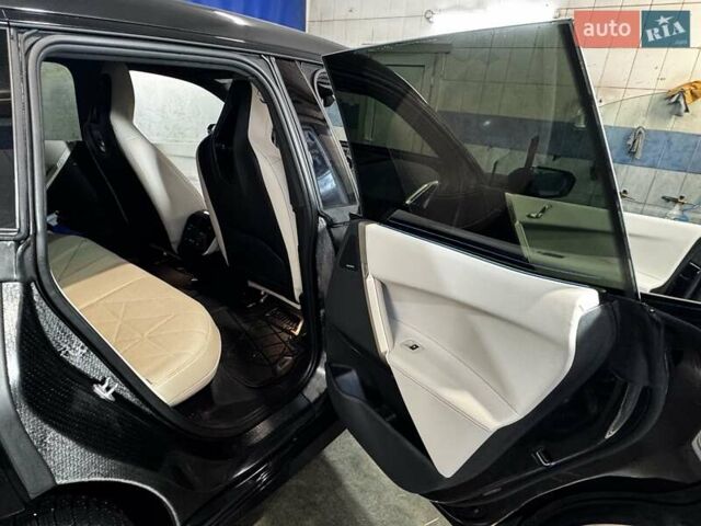 Черный БМВ iX, объемом двигателя 0 л и пробегом 27 тыс. км за 58500 $, фото 47 на Automoto.ua