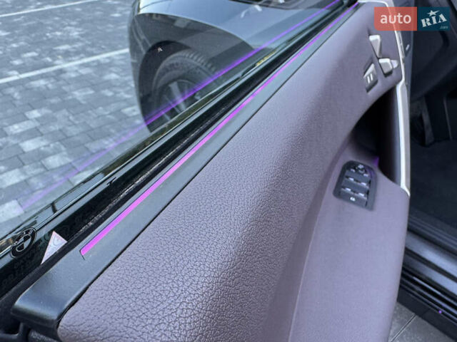 Черный БМВ iX, объемом двигателя 0 л и пробегом 72 тыс. км за 48500 $, фото 83 на Automoto.ua