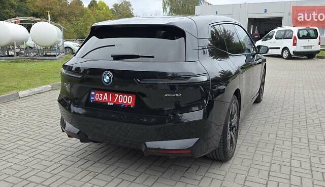 Черный БМВ iX, объемом двигателя 0 л и пробегом 98 тыс. км за 58800 $, фото 27 на Automoto.ua