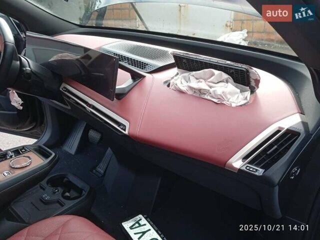 Черный БМВ iX, объемом двигателя 0 л и пробегом 25 тыс. км за 31500 $, фото 3 на Automoto.ua