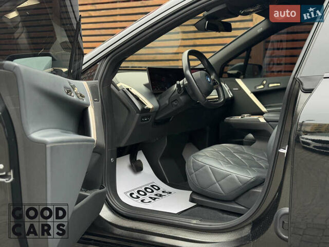 Черный БМВ iX, объемом двигателя 0 л и пробегом 38 тыс. км за 72000 $, фото 20 на Automoto.ua
