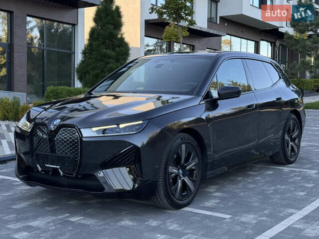 Черный БМВ iX, объемом двигателя 0 л и пробегом 72 тыс. км за 48500 $, фото 3 на Automoto.ua