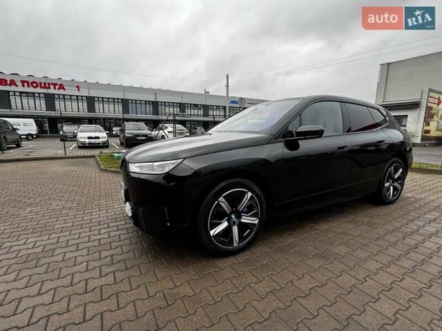 Черный БМВ iX, объемом двигателя 0 л и пробегом 27 тыс. км за 58500 $, фото 1 на Automoto.ua