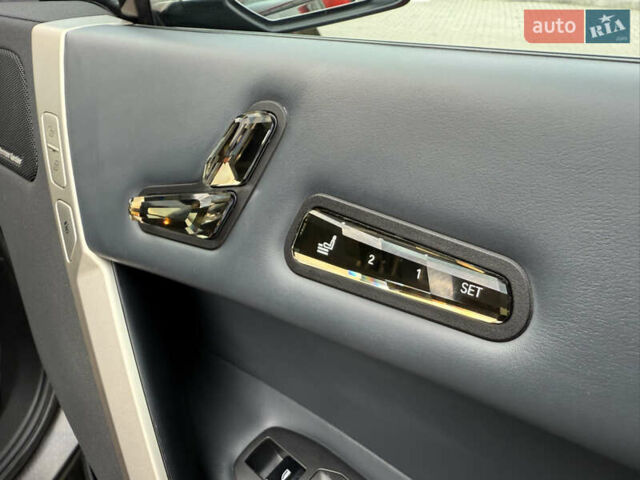 Черный БМВ iX, объемом двигателя 0 л и пробегом 46 тыс. км за 67999 $, фото 28 на Automoto.ua