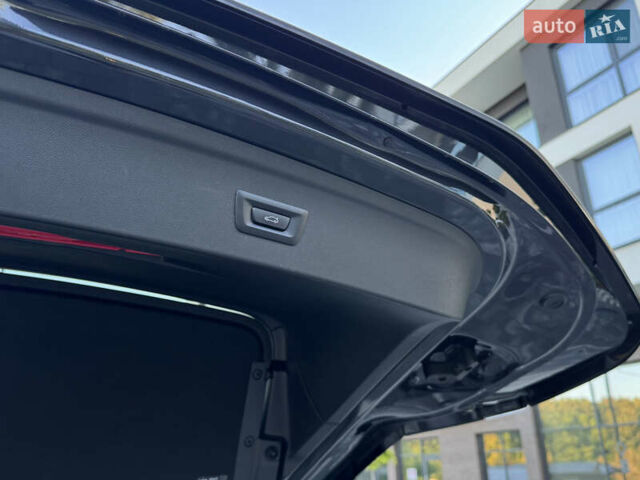 Черный БМВ iX, объемом двигателя 0 л и пробегом 72 тыс. км за 48500 $, фото 90 на Automoto.ua