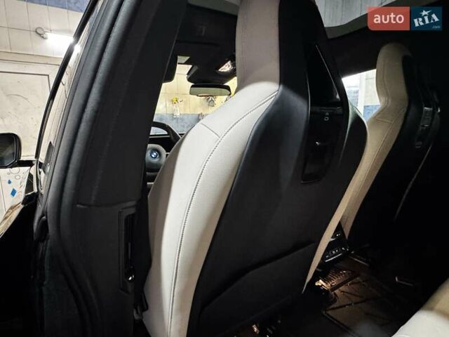 Черный БМВ iX, объемом двигателя 0 л и пробегом 27 тыс. км за 58500 $, фото 43 на Automoto.ua