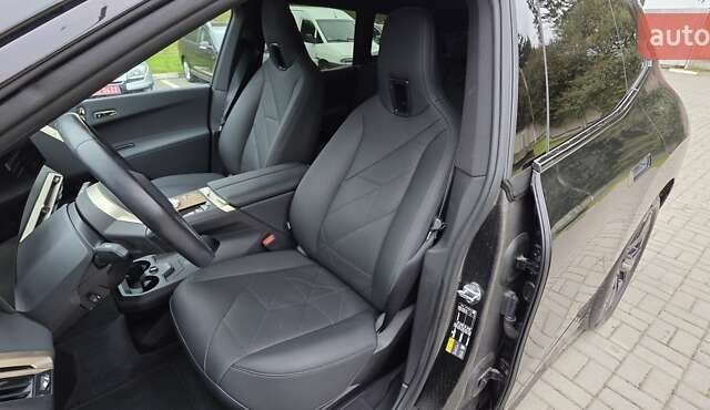 Черный БМВ iX, объемом двигателя 0 л и пробегом 98 тыс. км за 58800 $, фото 81 на Automoto.ua