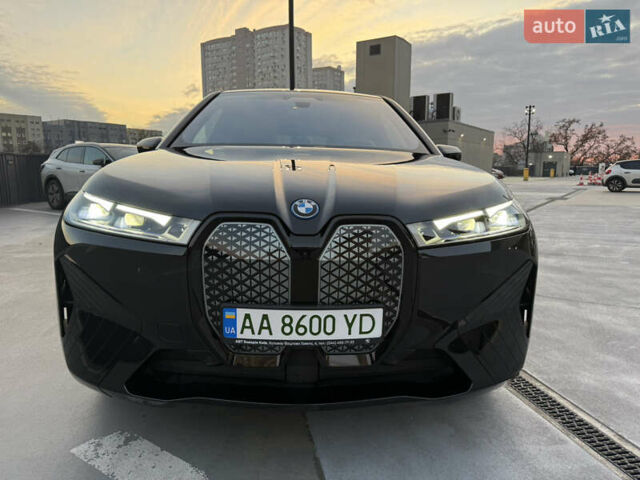 Черный БМВ iX, объемом двигателя 0 л и пробегом 19 тыс. км за 54800 $, фото 1 на Automoto.ua