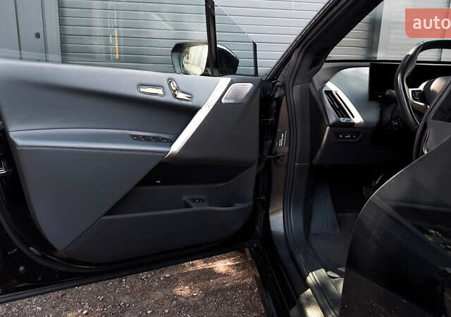 Чорний БМВ iX, об'ємом двигуна 0 л та пробігом 30 тис. км за 99900 $, фото 12 на Automoto.ua