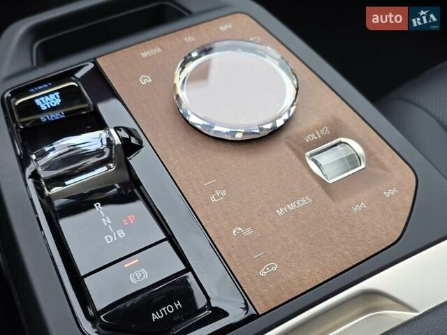 Черный БМВ iX, объемом двигателя 0 л и пробегом 98 тыс. км за 58800 $, фото 117 на Automoto.ua