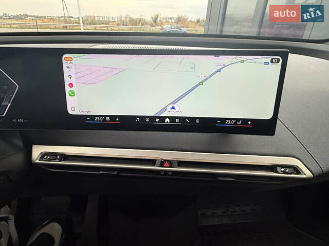 Черный БМВ iX, объемом двигателя 0 л и пробегом 40 тыс. км за 68500 $, фото 11 на Automoto.ua