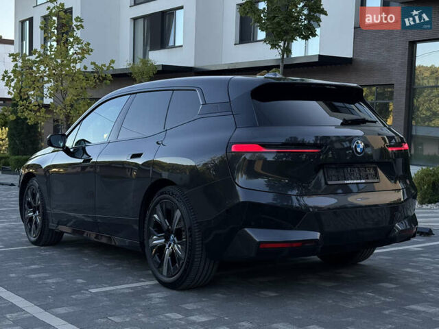 Черный БМВ iX, объемом двигателя 0 л и пробегом 72 тыс. км за 48500 $, фото 5 на Automoto.ua