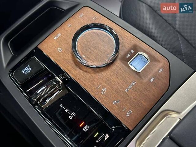 Черный БМВ iX, объемом двигателя 0 л и пробегом 62 тыс. км за 60390 $, фото 20 на Automoto.ua
