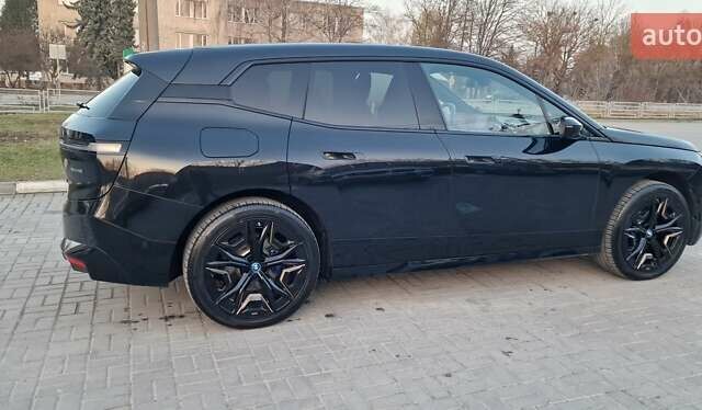 Черный БМВ iX, объемом двигателя 0 л и пробегом 48 тыс. км за 64999 $, фото 22 на Automoto.ua