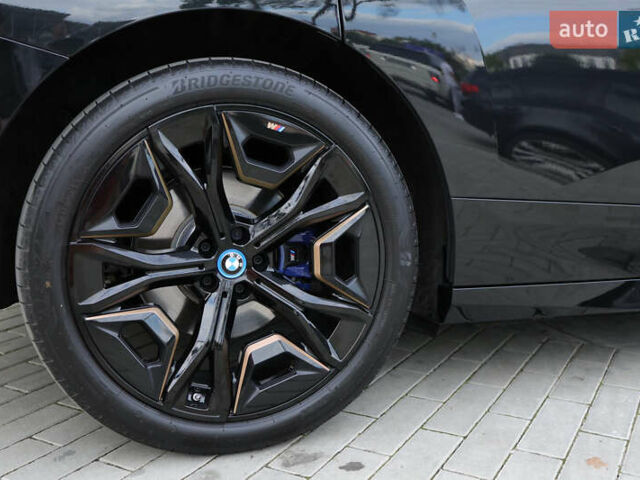 Черный БМВ iX, объемом двигателя 0 л и пробегом 5 тыс. км за 93532 $, фото 15 на Automoto.ua