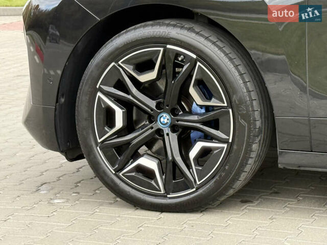 Черный БМВ iX, объемом двигателя 0 л и пробегом 46 тыс. км за 67999 $, фото 14 на Automoto.ua
