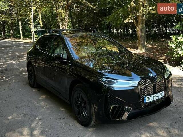 Черный БМВ iX, объемом двигателя 0 л и пробегом 59 тыс. км за 52500 $, фото 1 на Automoto.ua