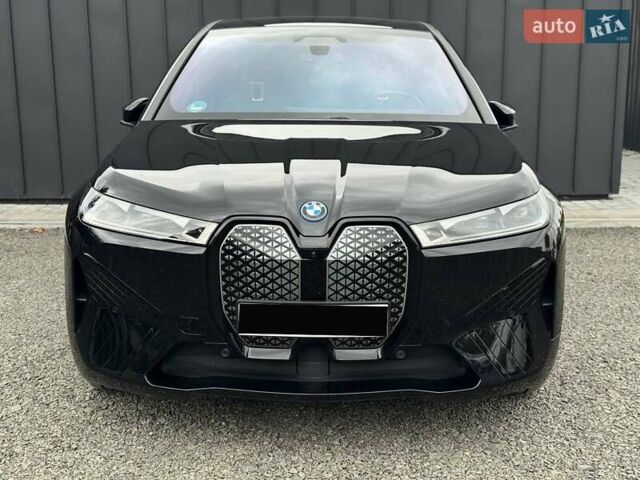 Черный БМВ iX, объемом двигателя 0 л и пробегом 17 тыс. км за 80900 $, фото 1 на Automoto.ua