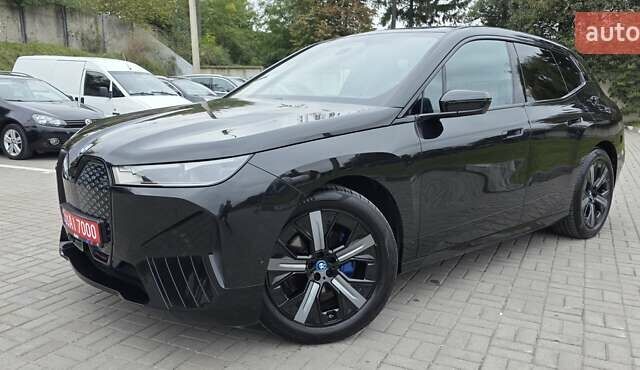 Черный БМВ iX, объемом двигателя 0 л и пробегом 98 тыс. км за 58800 $, фото 57 на Automoto.ua