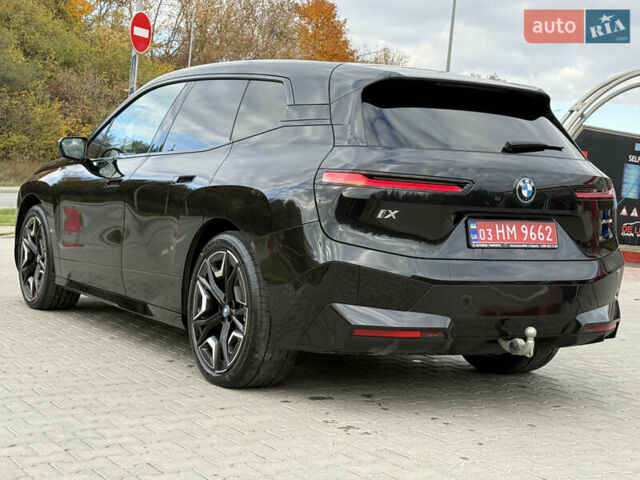 Черный БМВ iX, объемом двигателя 0 л и пробегом 46 тыс. км за 67999 $, фото 1 на Automoto.ua